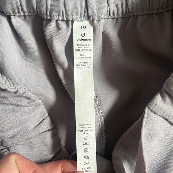 Lululemon Noir Crop - Picture 4 of 9